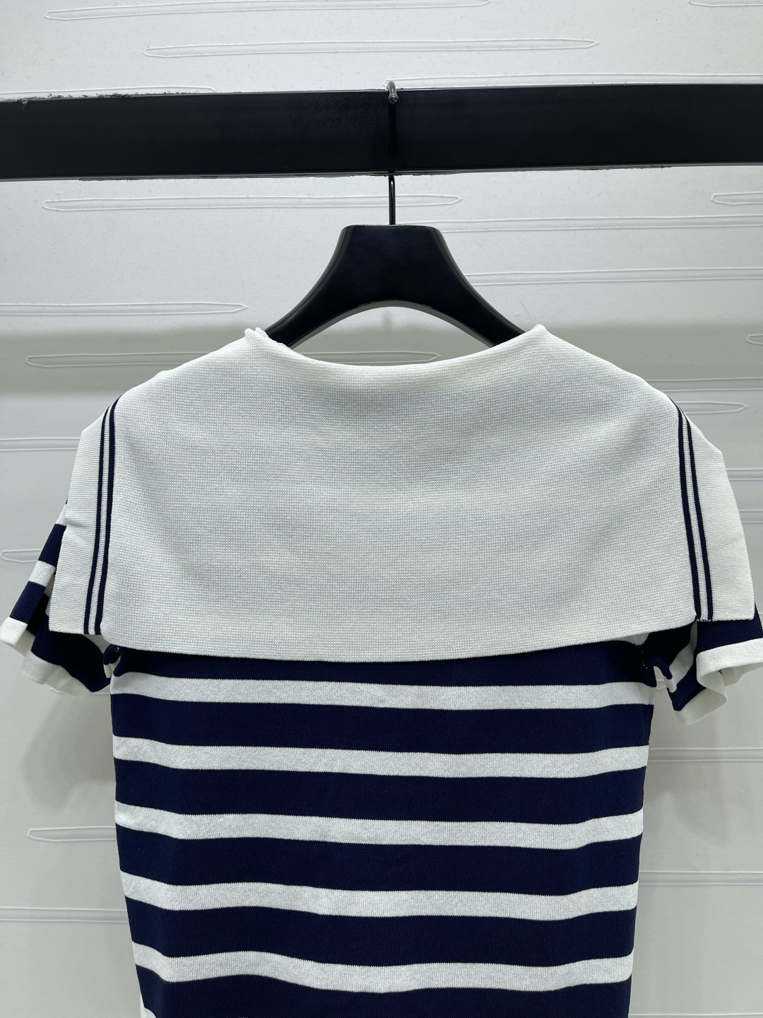 Women's short sleeves